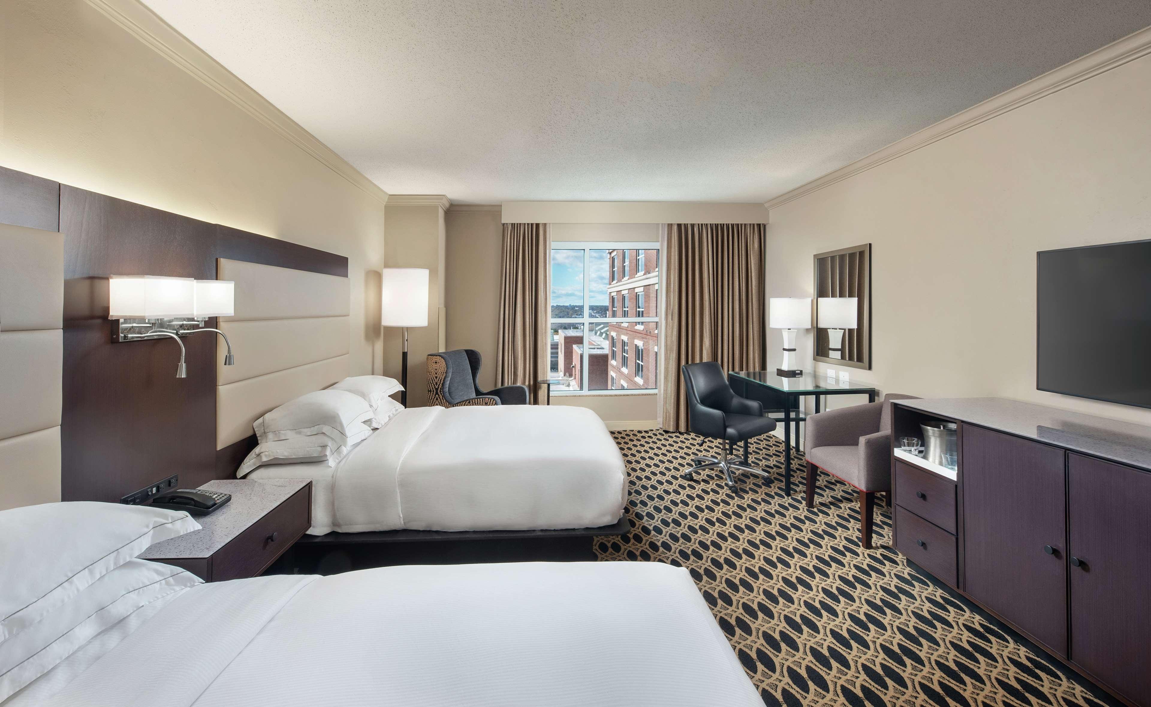 Hilton Columbia Center Hotel Bagian luar foto