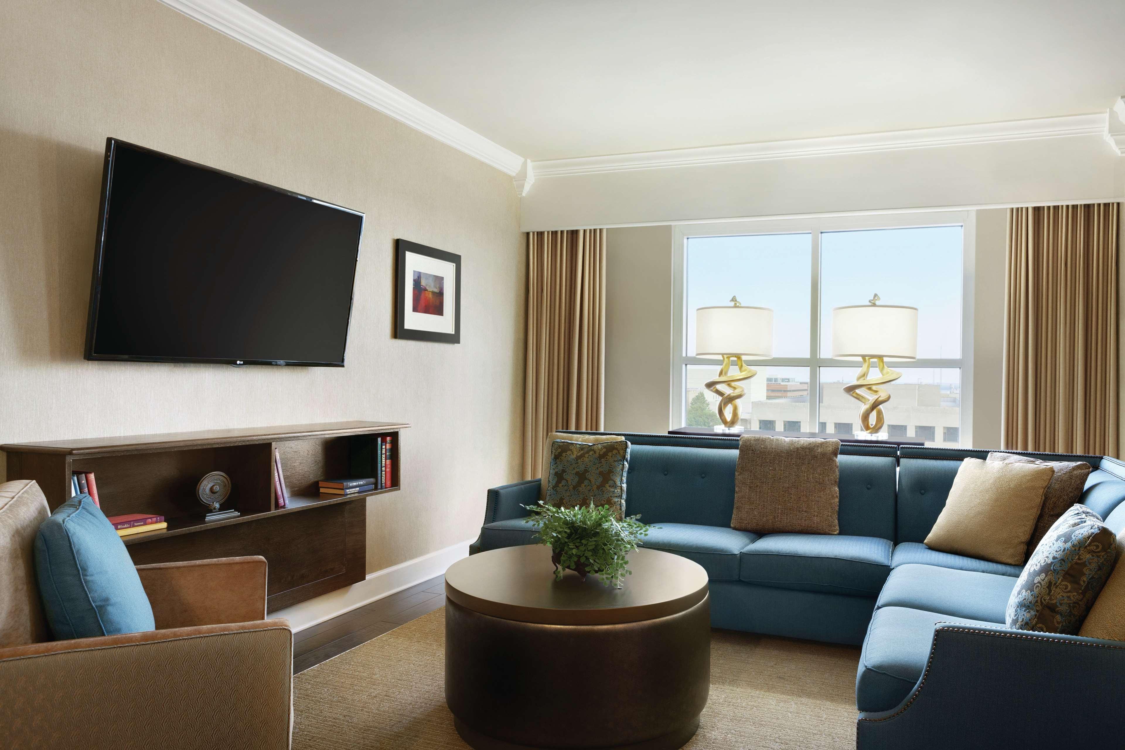 Hilton Columbia Center Hotel Bagian luar foto