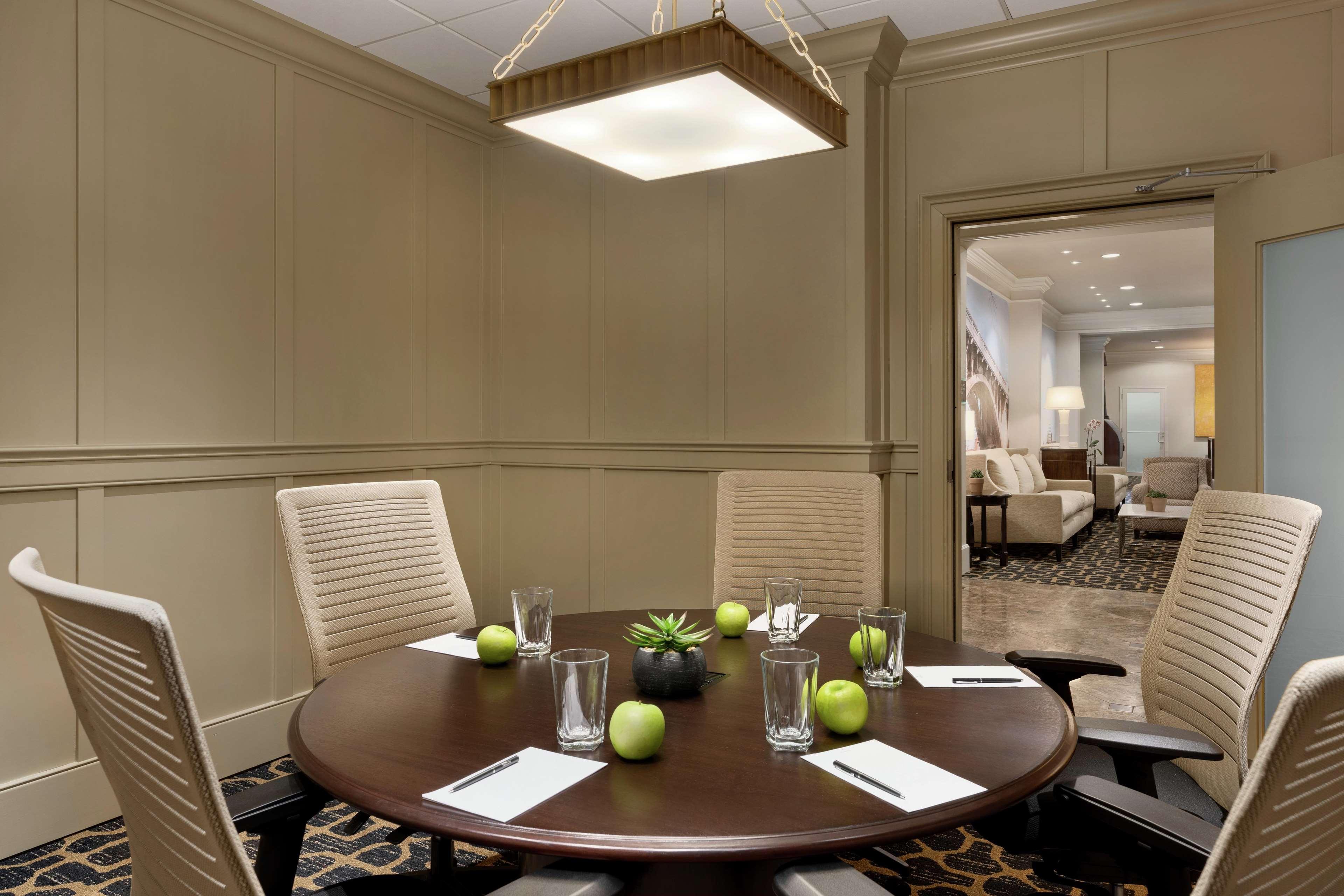Hilton Columbia Center Hotel Bagian luar foto