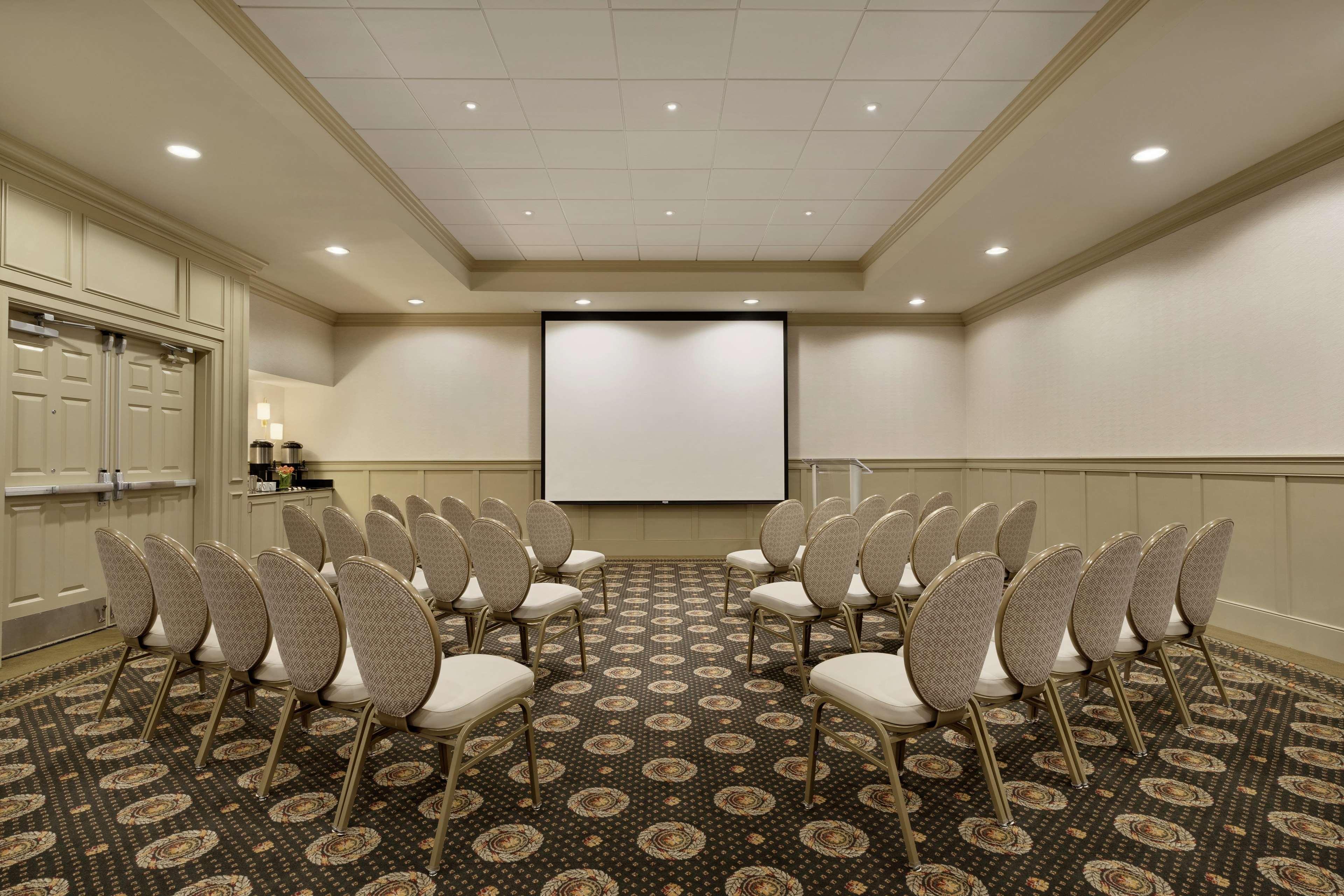 Hilton Columbia Center Hotel Bagian luar foto