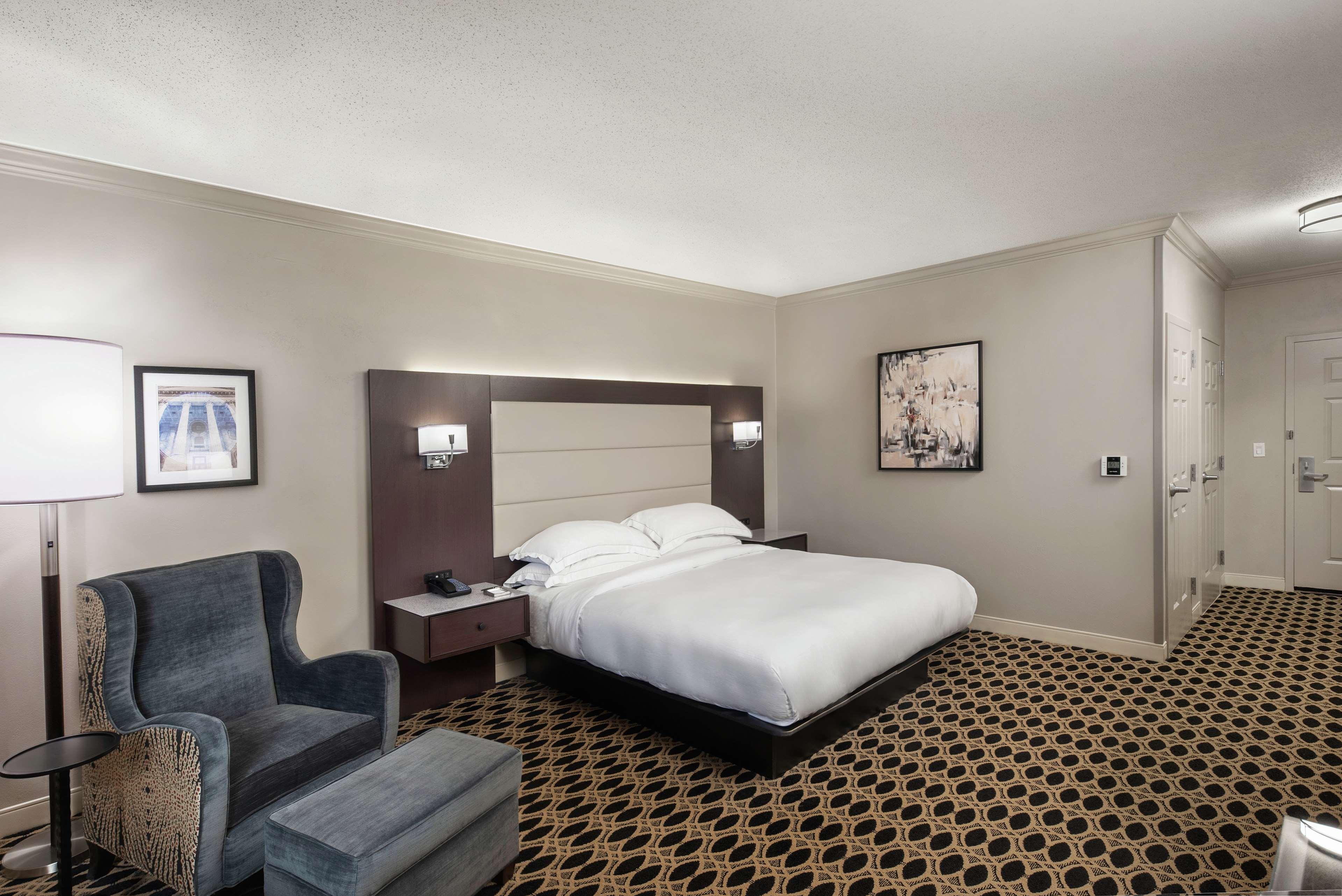 Hilton Columbia Center Hotel Bagian luar foto