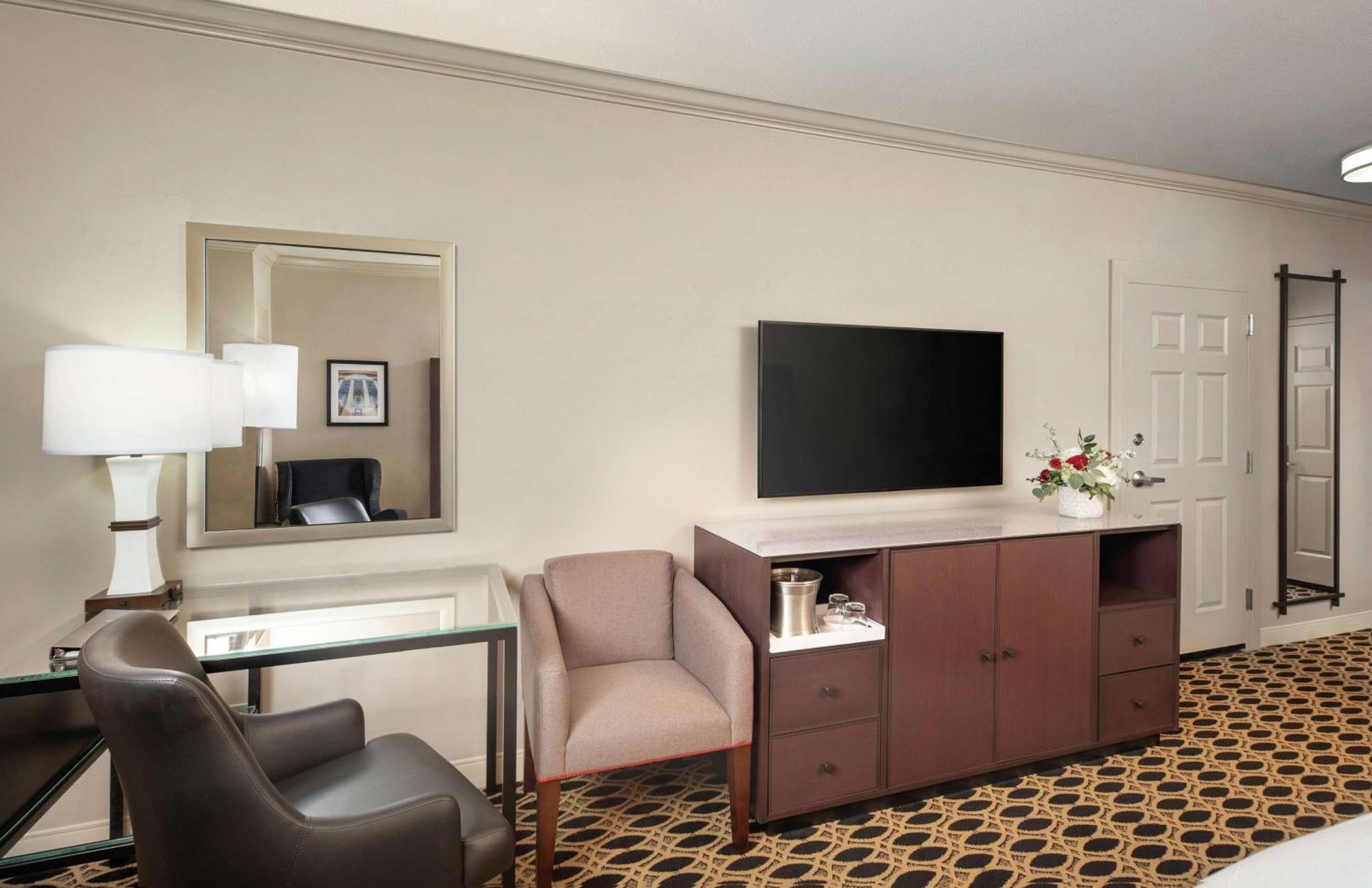 Hilton Columbia Center Hotel Bagian luar foto