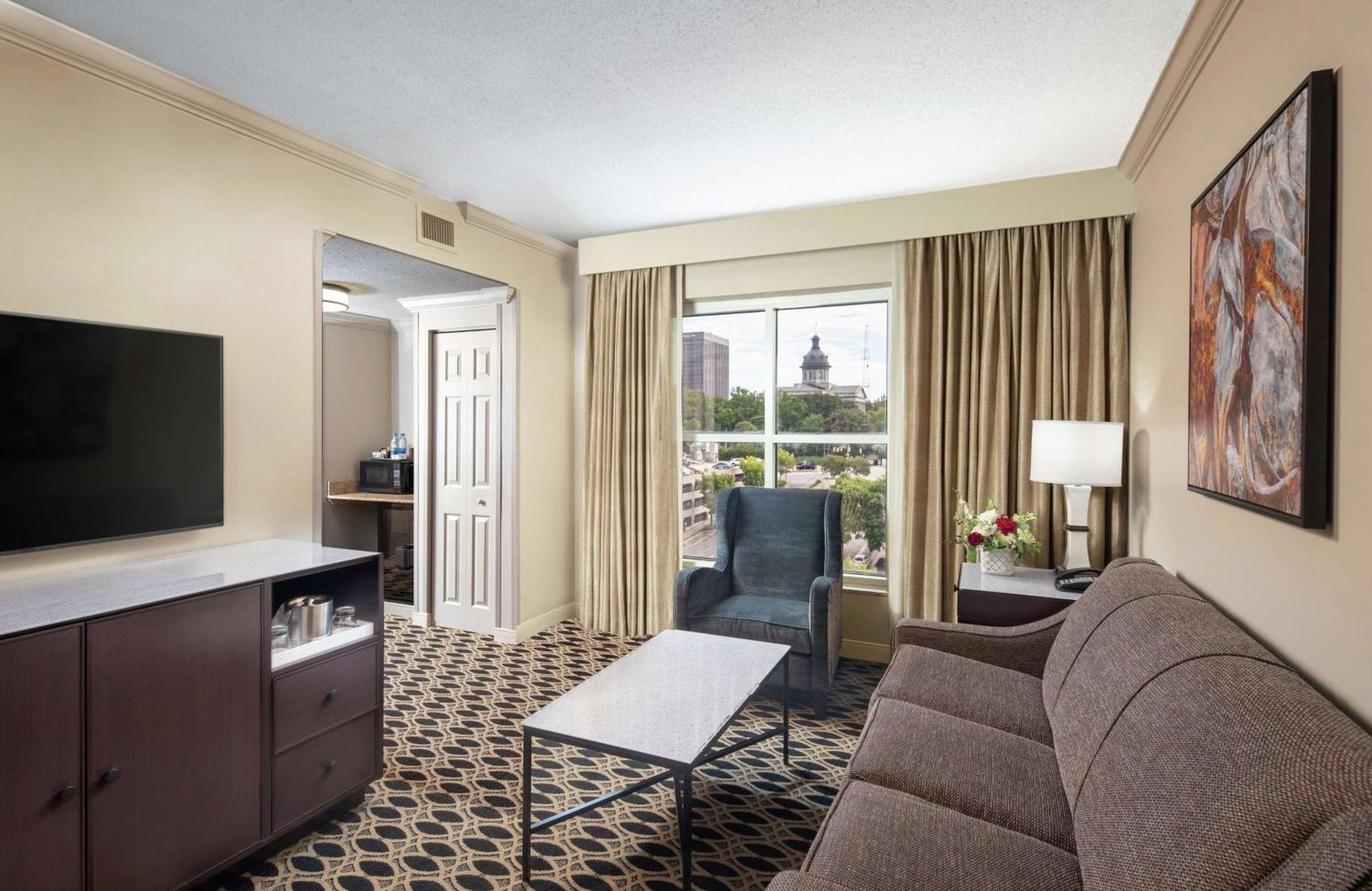 Hilton Columbia Center Hotel Bagian luar foto